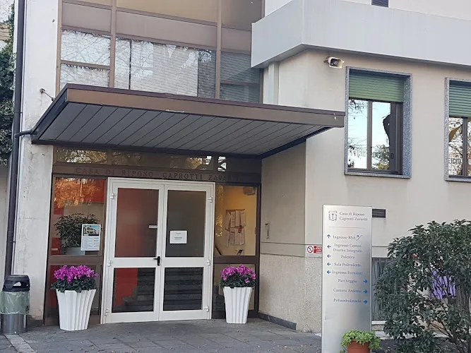 Casa Di Riposo Caprotti Zavaritt - Gorle
