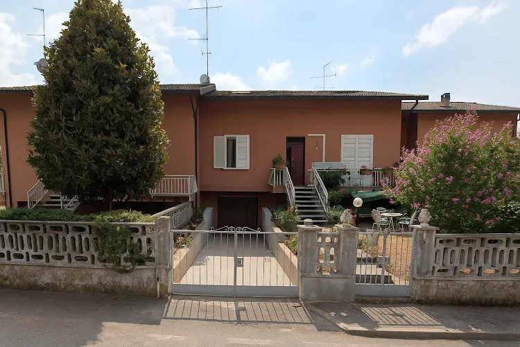 Casa famiglia Villa dei fiori - Casteggio